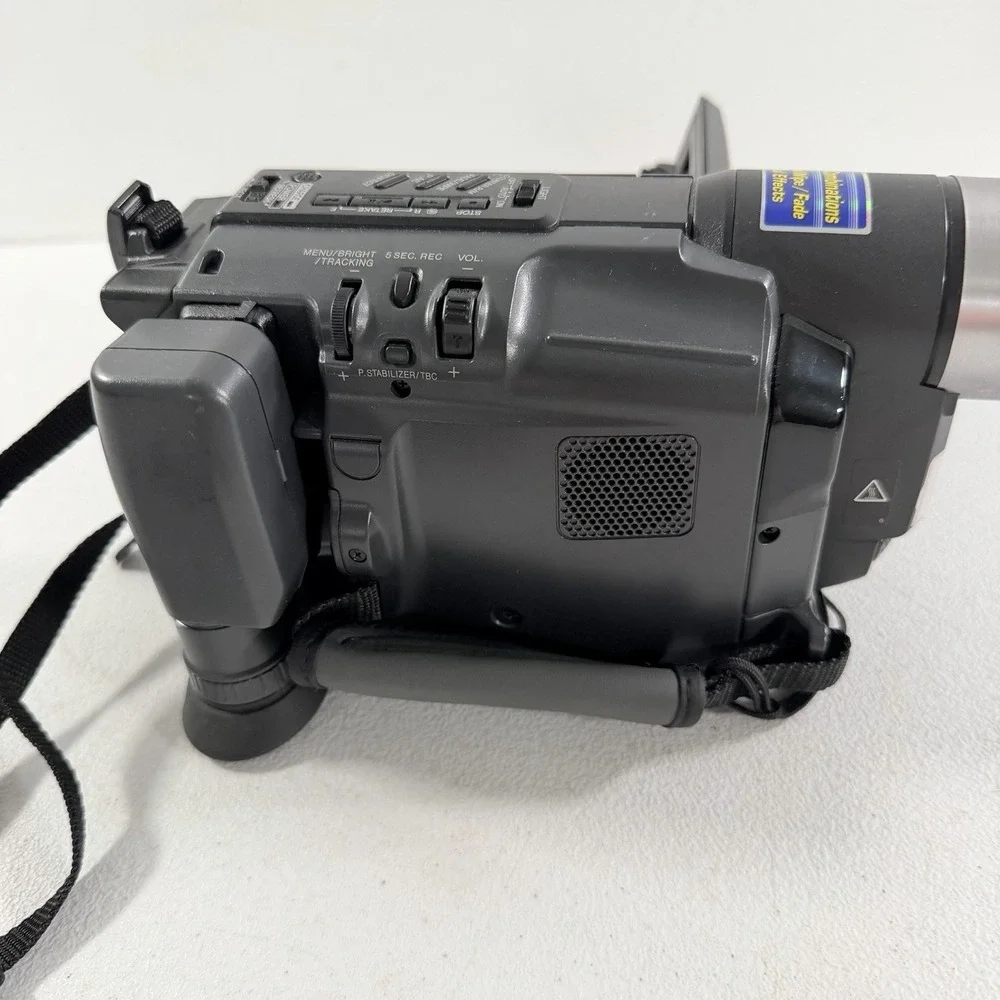 JVC GR-SXM240U Compact VHS-C SVHS-C Super VHS Camcorder AS IS FOR PARTS READ